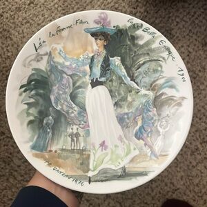 Léa La Femme-Fleur Women of the Centuries Collector’s Plate - 1976
